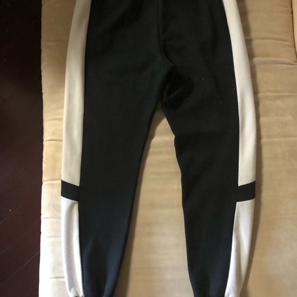 Onzie Black & White Blocked Sweatpants. Size M/L - Picture 7 of 11